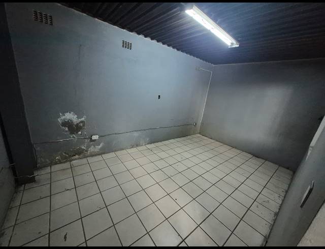 3,000M² WAREHOUSE TO LET IN BENROSE